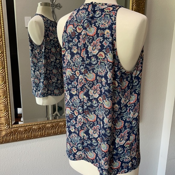 Lucy & Laurel Navy Multi Color Sleeveless Top - Picture 4 of 6